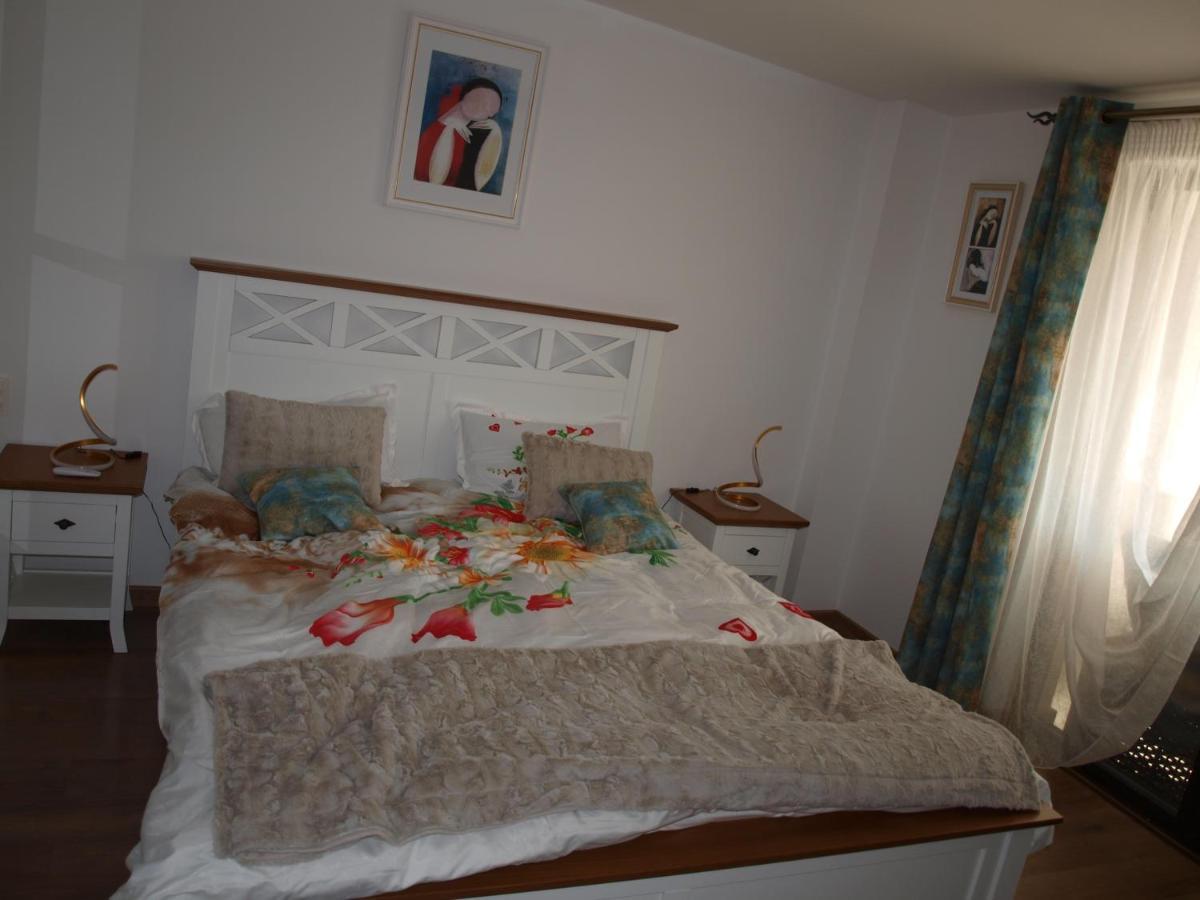 Amavera Apartment Târgu Jiu Eksteriør billede