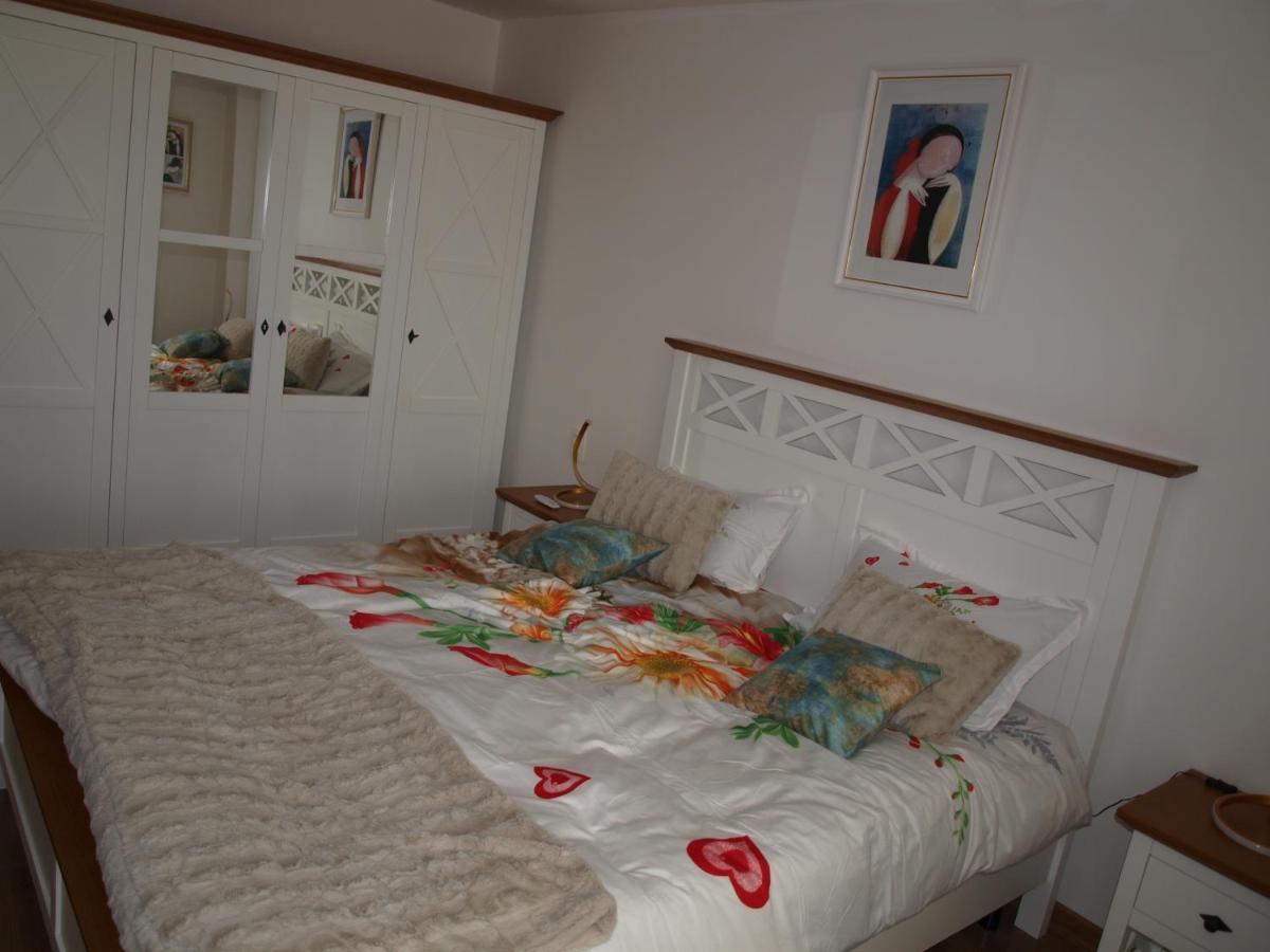 Amavera Apartment Târgu Jiu Eksteriør billede